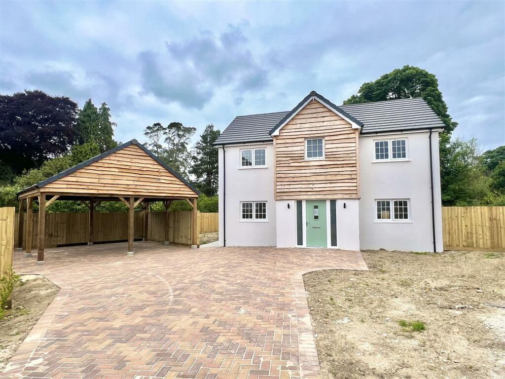 4 bedroom detached house for sale in Treffry Gardens, Bugle, St