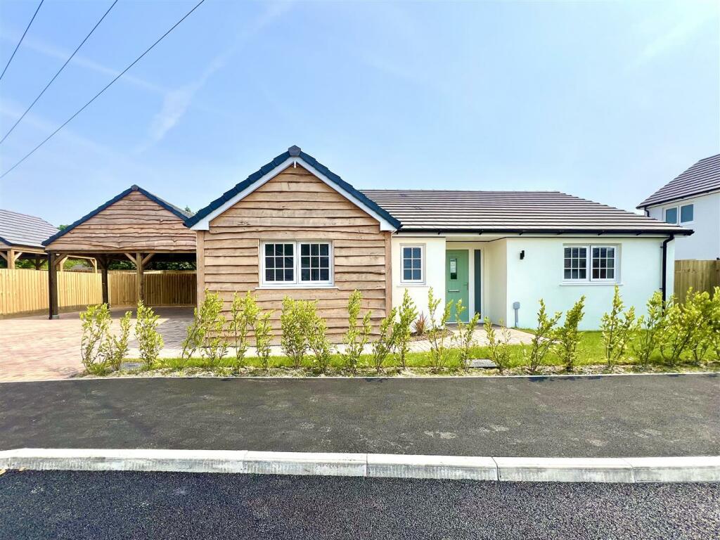 3 bedroom detached bungalow for sale in Treffry Gardens, Bugle, St