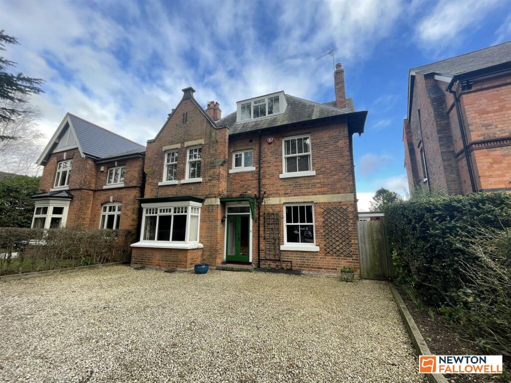 5 bedroom detached house for sale in Boldmere Road, Sutton Coldfield, B73