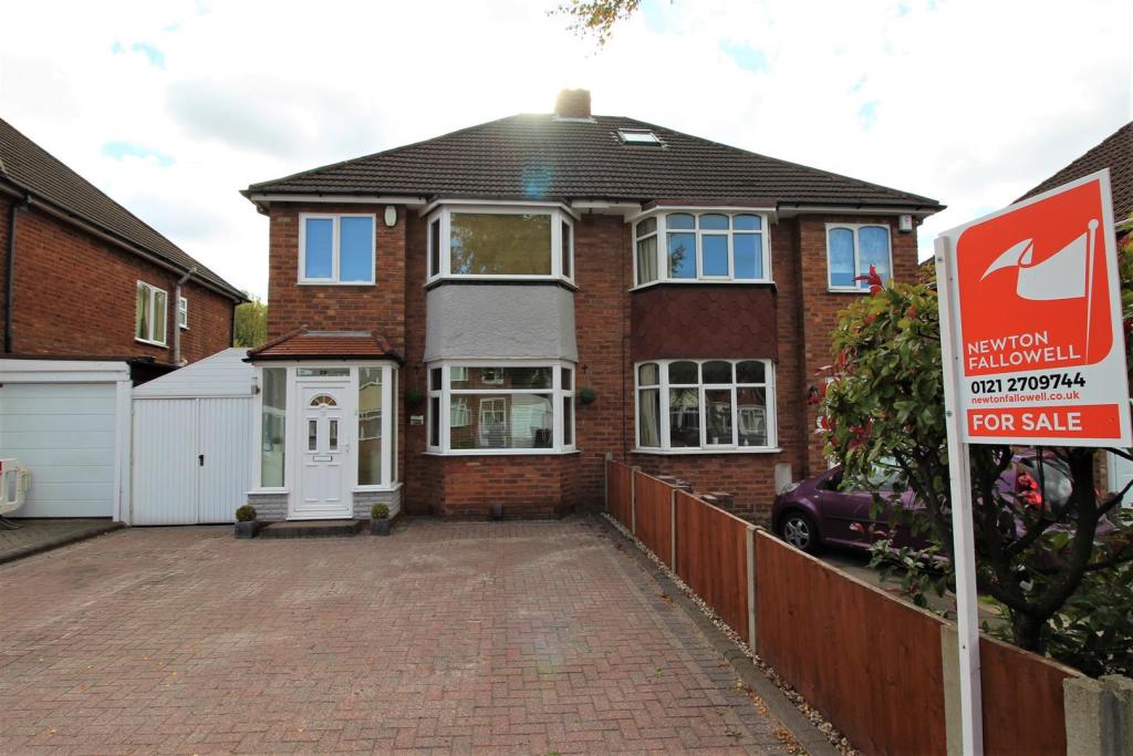 3 bedroom semidetached house for sale in Bonner Drive, Walmley, Sutton