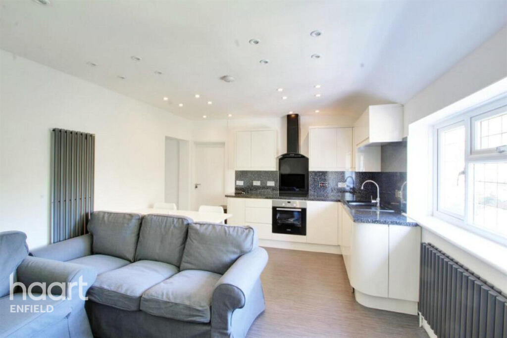 Main image of property: De Bohun Avenue, Southgate, N14