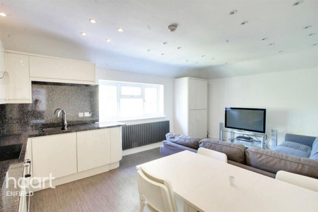 Main image of property: De Bohun Avenue, Southgate, N14