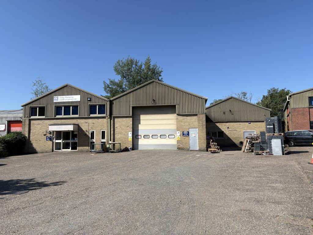 Main image of property: 4 Oak Industrial Park, Chelmsford Road, Great Dunmow, CM6 1XN