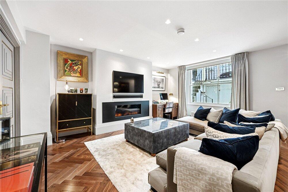 Main image of property: Palace Gardens Terrace, London, W8