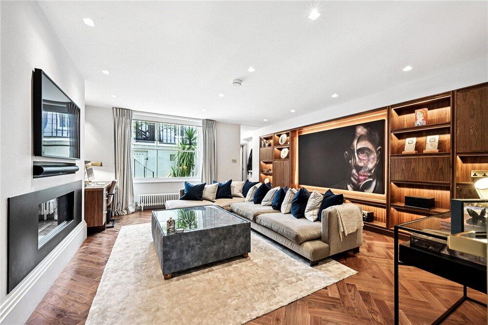Main image of property: Palace Gardens Terrace, London, W8