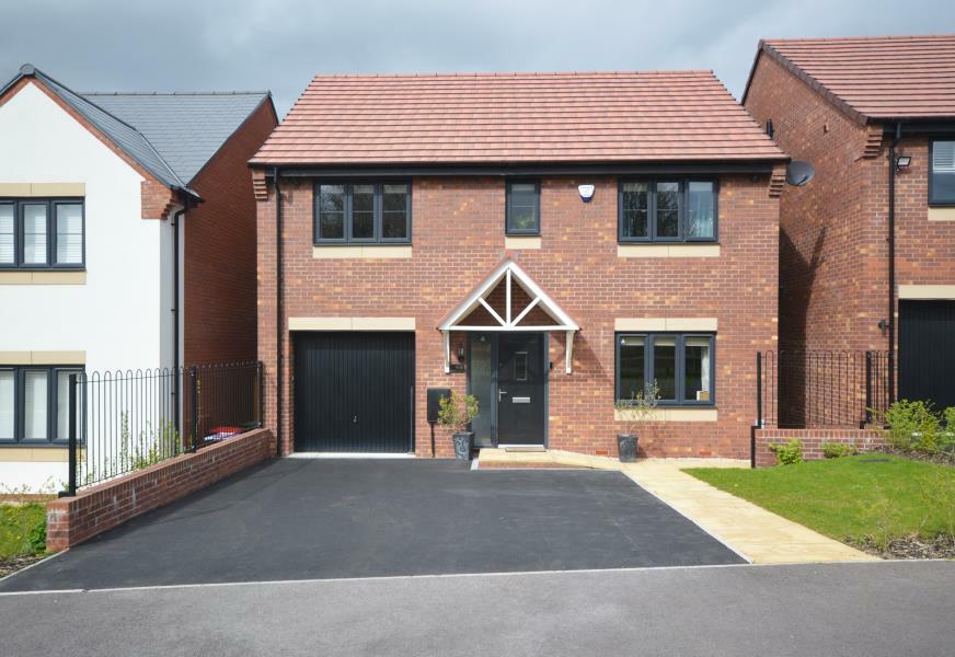 5 bedroom detached house for sale in Brookes Avenue, Newdale, TF3