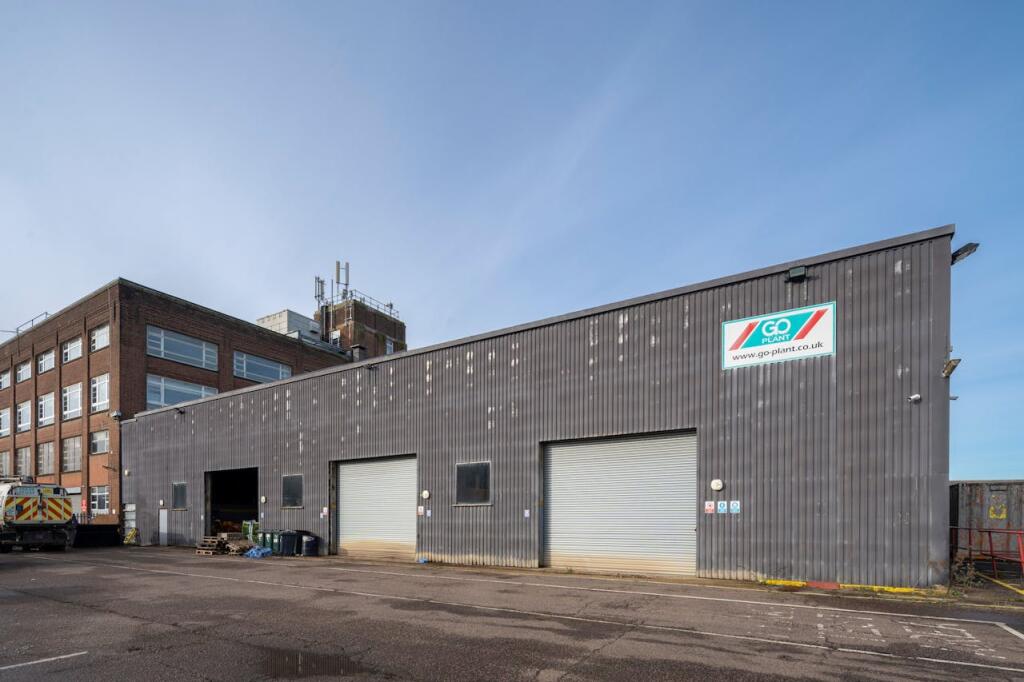 Additional property image - Central, Martinfield, Welwyn Garden City, AL7 1HG
