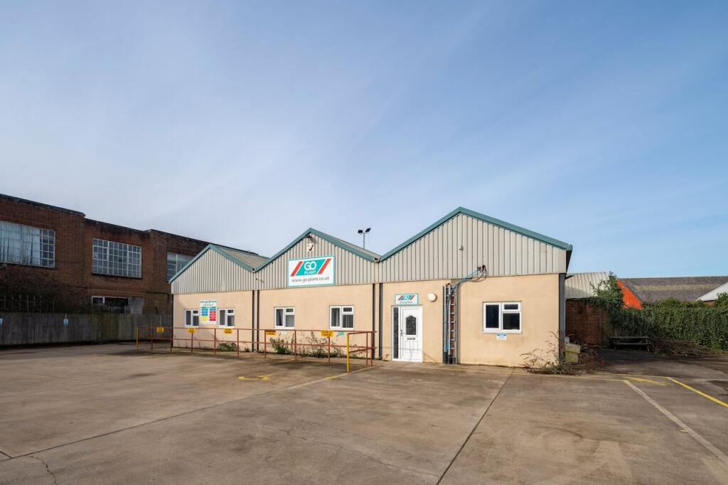 Additional property image - Central, Martinfield, Welwyn Garden City, AL7 1HG
