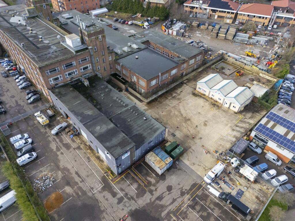 Additional property image - Central, Martinfield, Welwyn Garden City, AL7 1HG