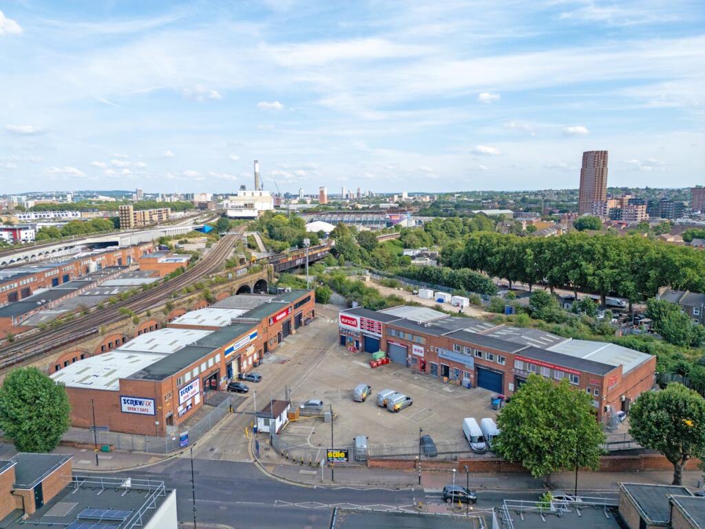 Main image of property: Bermondsey Trading Estate, Rotherhithe New Road, London, SE16 3LL