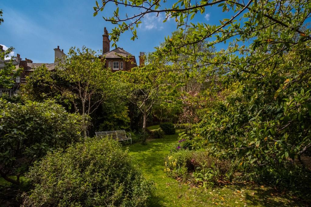 9 bedroom terraced house for sale in Beach Lawn, Waterloo, L22