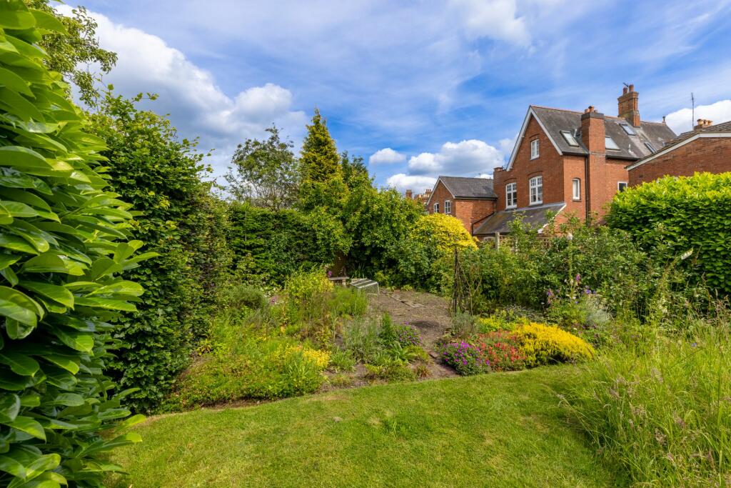Additional property image - Southbank Road, Kenilworth, CV8