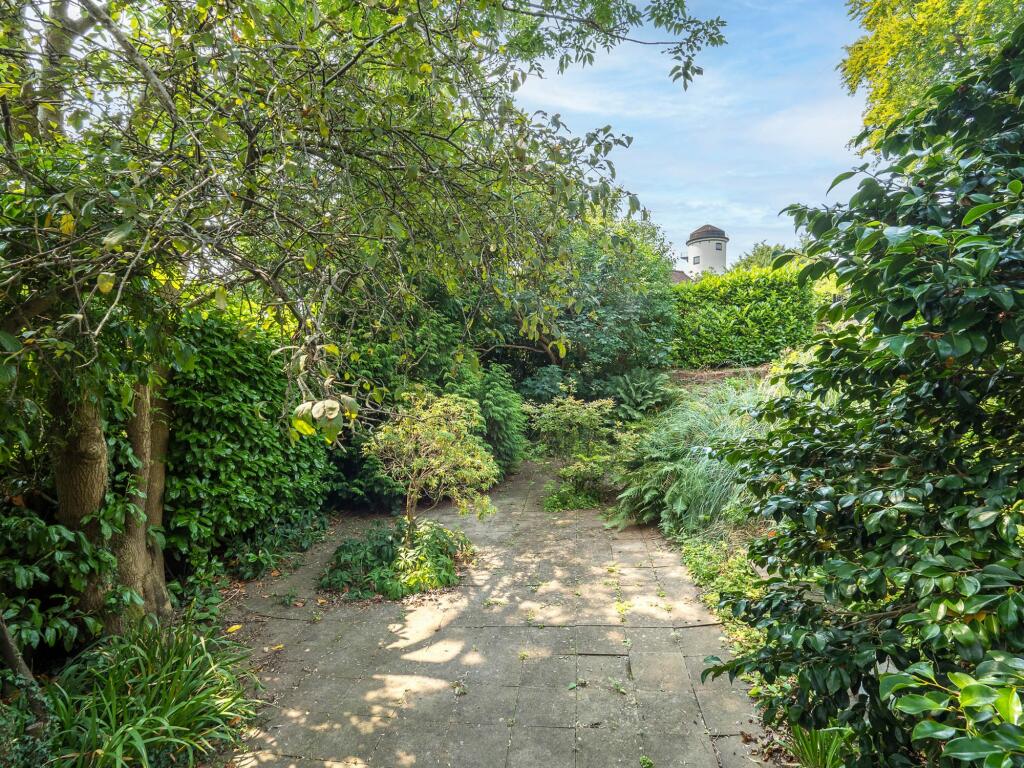 Additional property image - Tainters Hill, Kenilworth, CV8