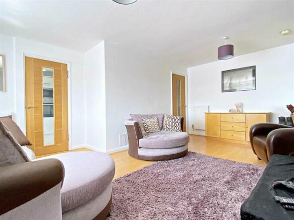 2 bedroom flat for rent in Albion Street, Kenilworth, CV8