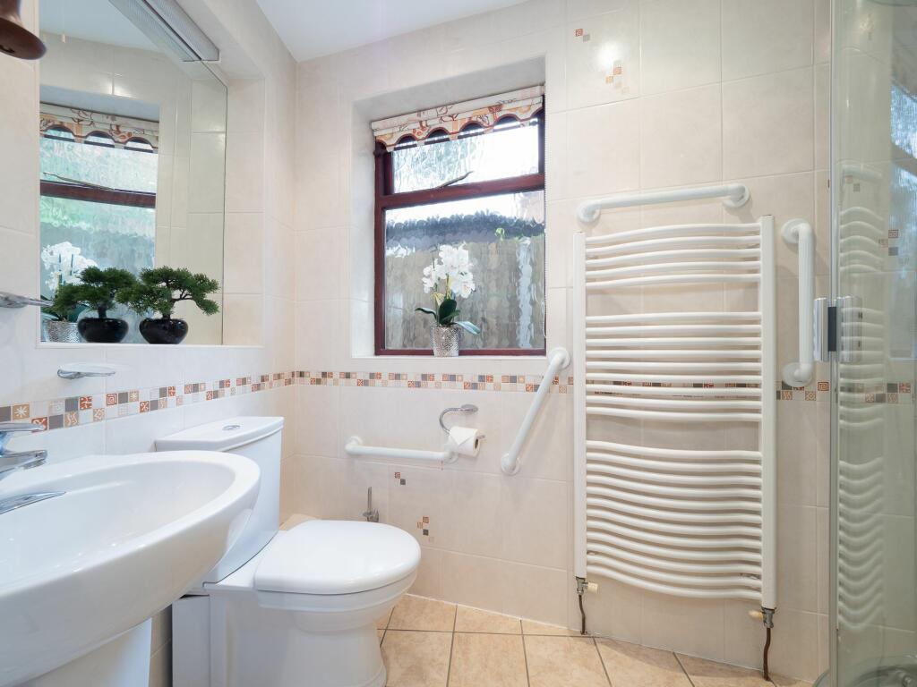 Additional property image - Arbour Close, Kenilworth, CV8