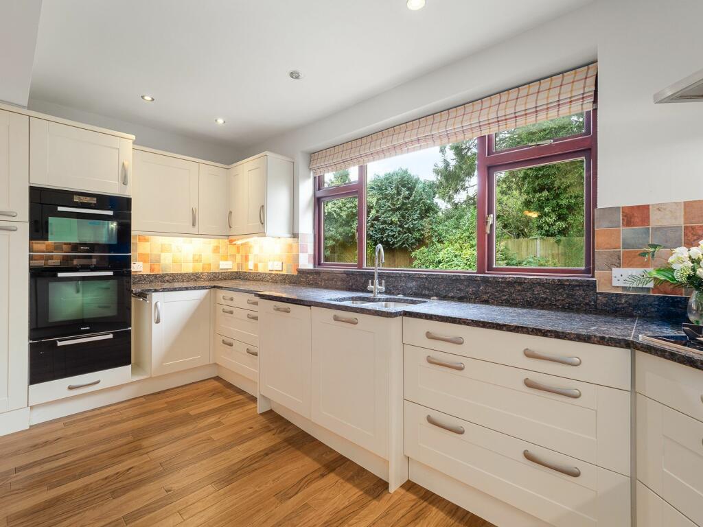 Additional property image - Arbour Close, Kenilworth, CV8
