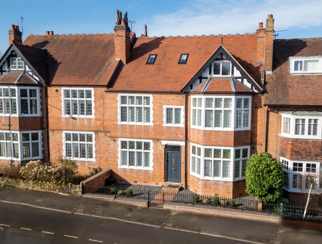 Main image of property: Cape Road, Warwick, CV34