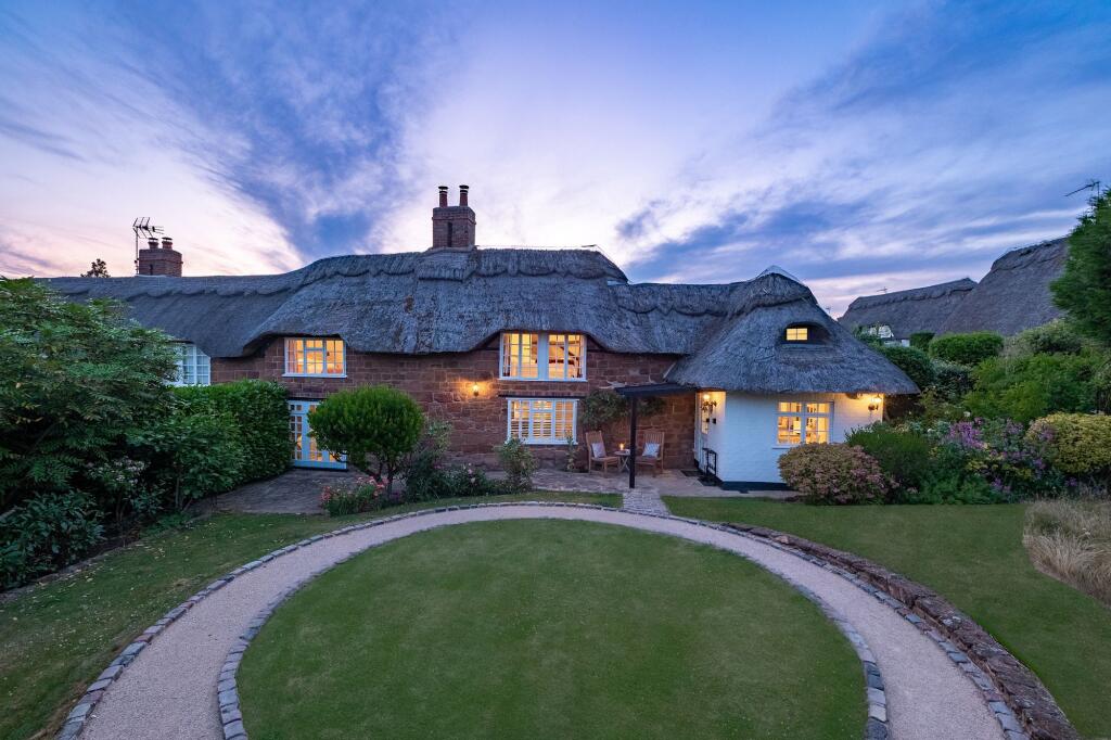 Main image of property: Castle Hill, Kenilworth, CV8