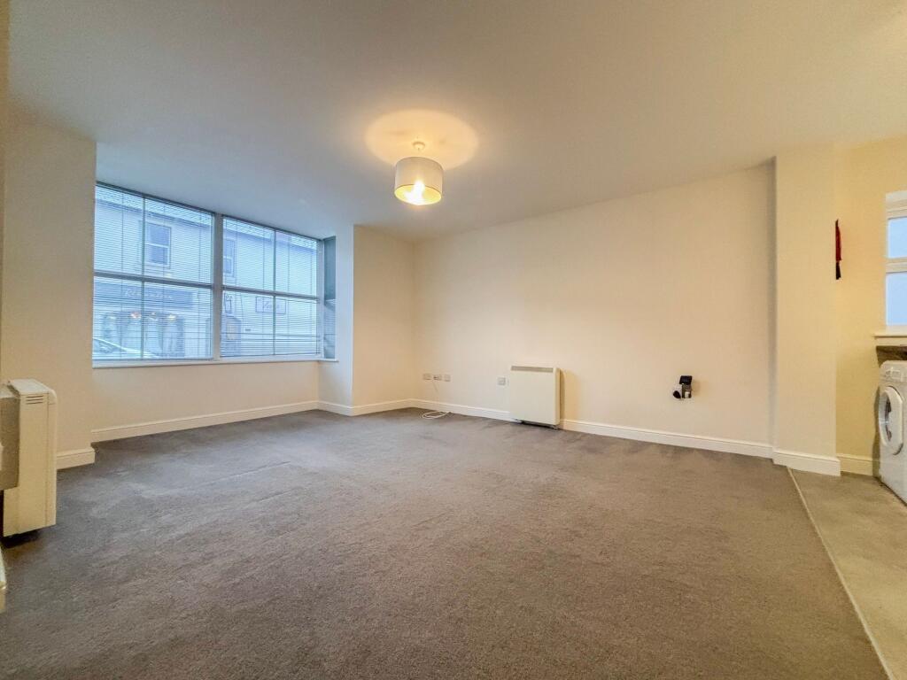 Main image of property: Warwick Road, Kenilworth, CV8