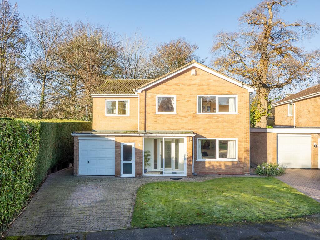 Main image of property: Elizabeth Way, Kenilworth, CV8