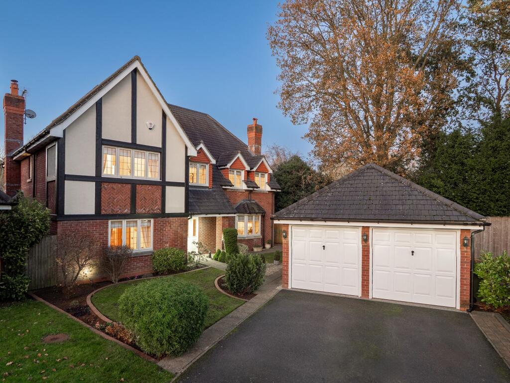 Main image of property: Hinchwick Court, Dorridge, B93