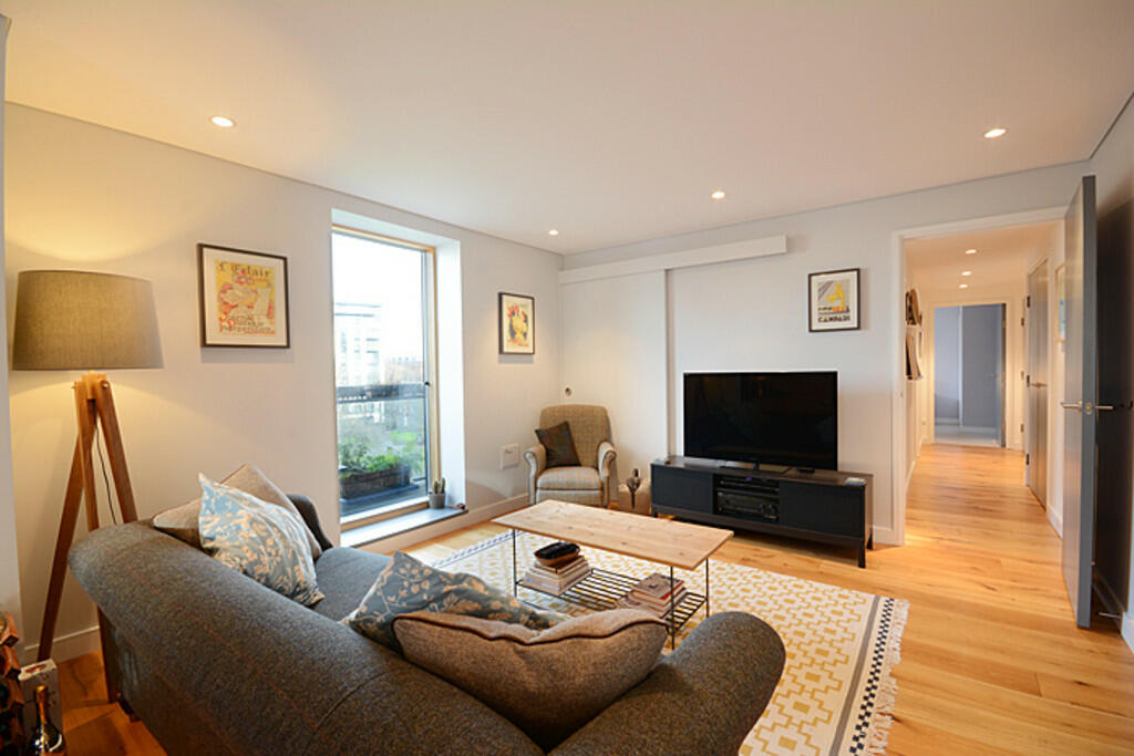 2 bedroom apartment for rent in Bermondsey Square, London Bridge, SE1