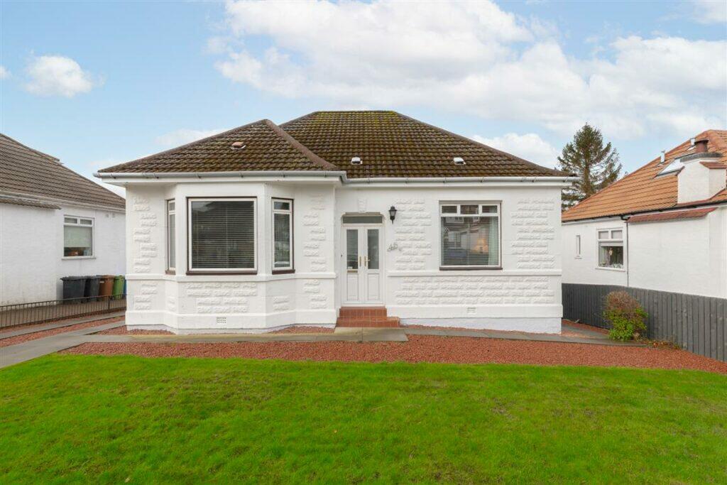 2 bedroom detached bungalow for sale in 45 Williamwood Drive, Netherlee