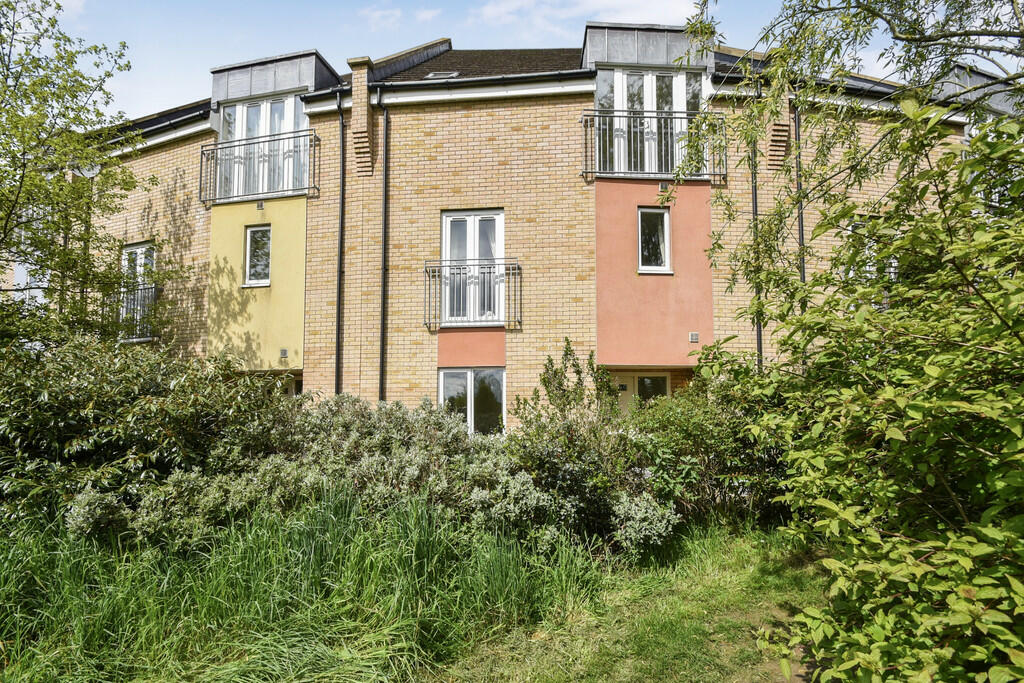 4 bedroom town house for sale in Wren Walk, Eynesbury, PE19