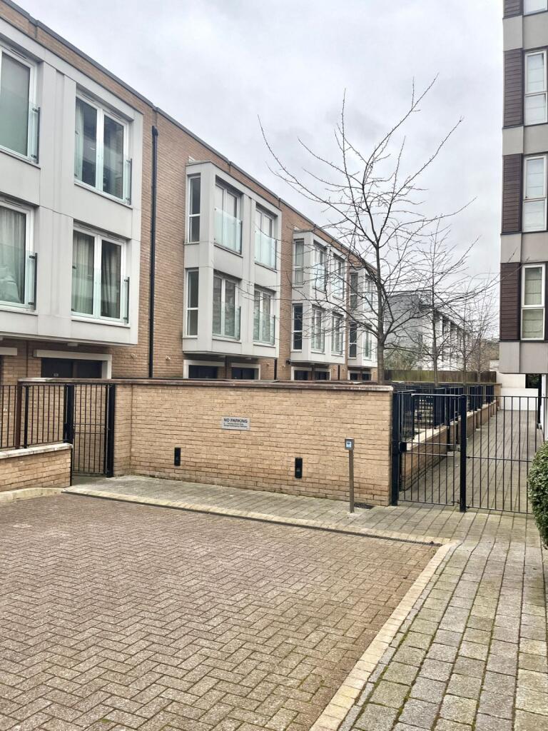 Main image of property: Bromyard Avenue, w3