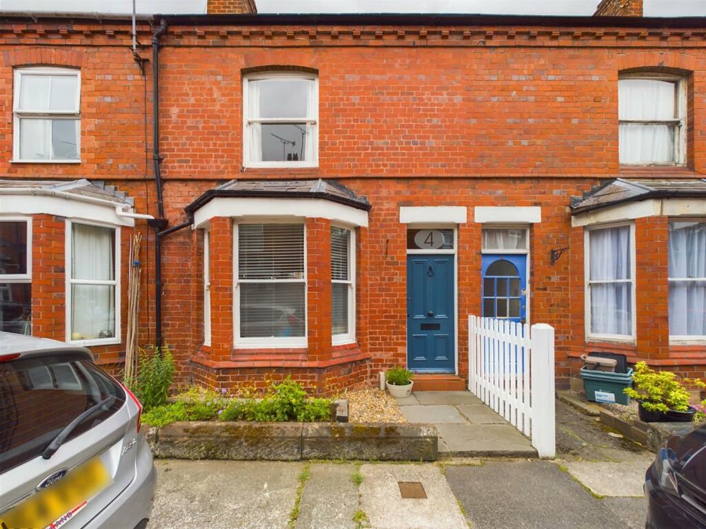 2 bedroom terraced house for sale in Sumpter Pathway, Chester, CH2