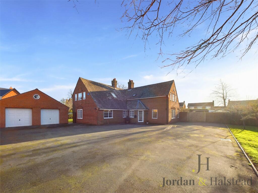 4 bedroom detached house for sale in Lache Lane, Chester, CH4
