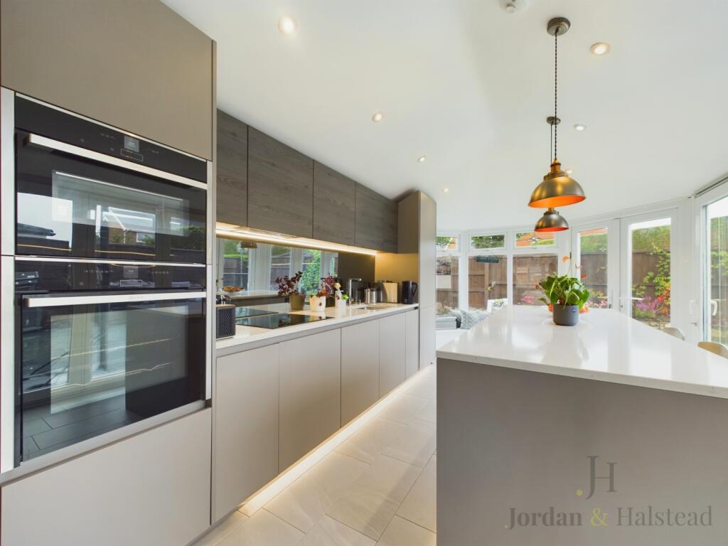 Additional property image - Fairholme Close, Saughall, Chester, Cheshire, CH1