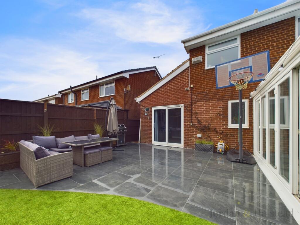 Additional property image - Fairholme Close, Saughall, Chester, Cheshire, CH1