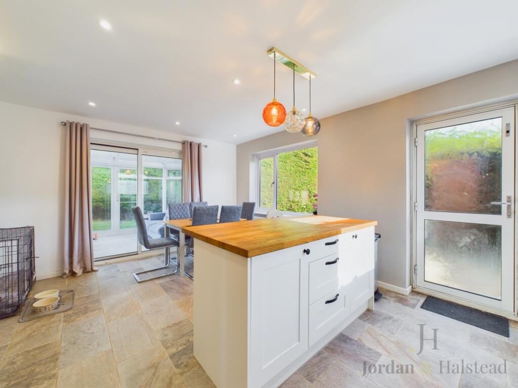 Additional property image - Dublin Croft, Great Sutton, Ellesmere Port, Cheshire, CH66