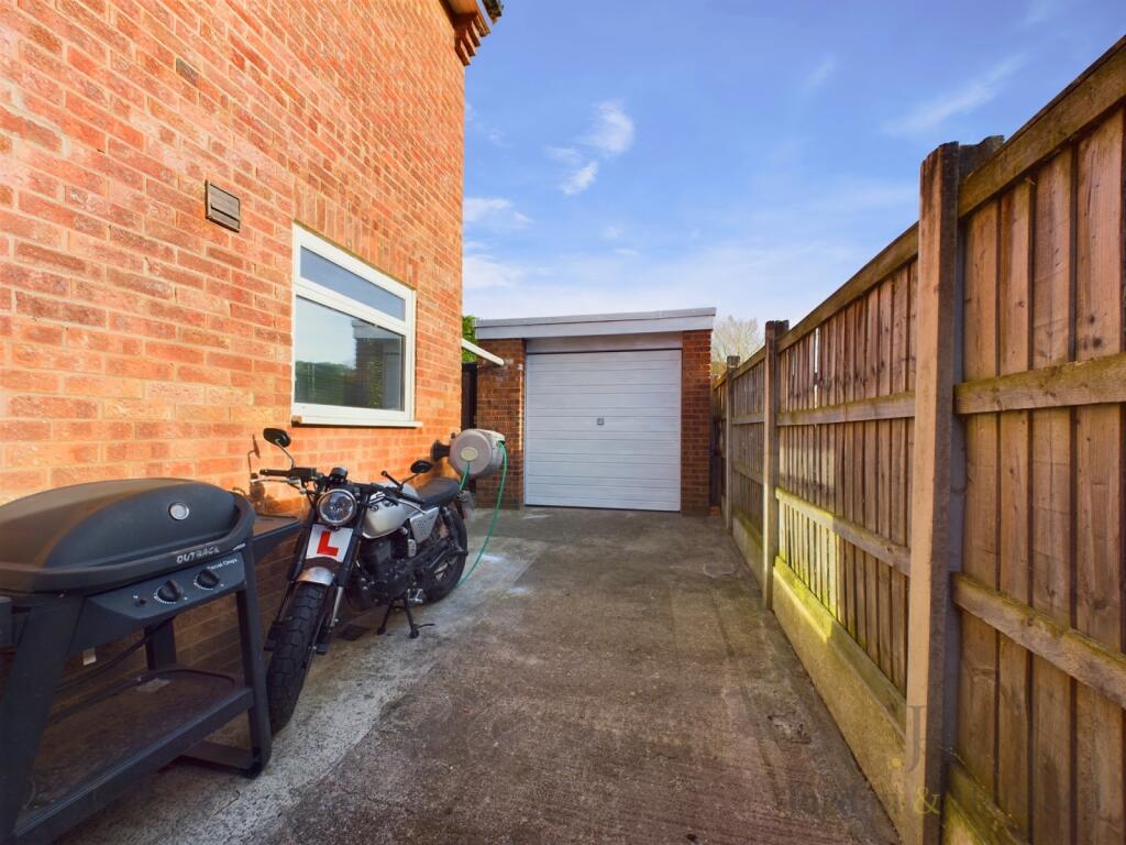 Additional property image - Dublin Croft, Great Sutton, Ellesmere Port, Cheshire, CH66