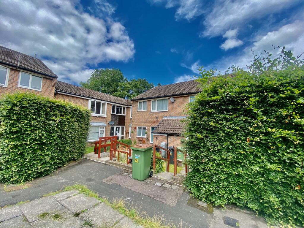 Studio flat for rent in Creedy Gardens, West End, SOUTHAMPTON, SO18