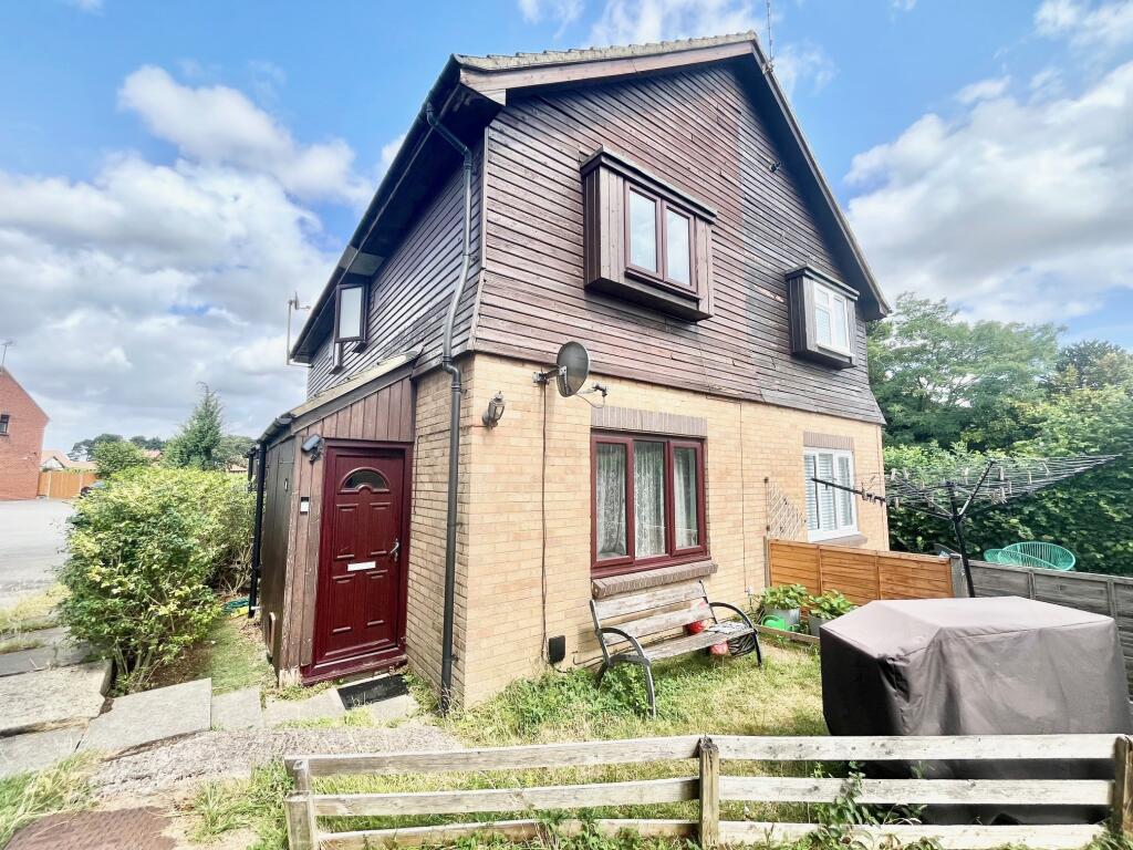 Main image of property: Cerne Close, West End, SOUTHAMPTON