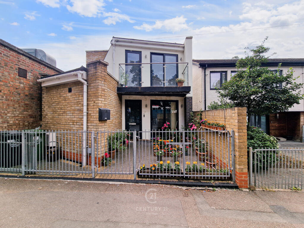 Main image of property: Farnan Avenue, Walthamstow, E17 4NG