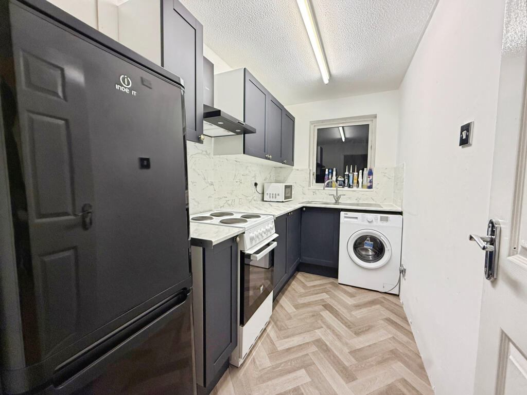 Main image of property: Flat 4, 54 Bakers Hill, London