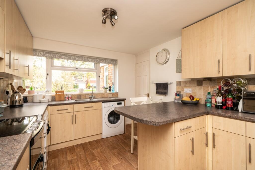 4 bedroom detached house for sale in Elstree Road, Hemel Hempstead, Hertfordshire, HP2 7NE, HP2