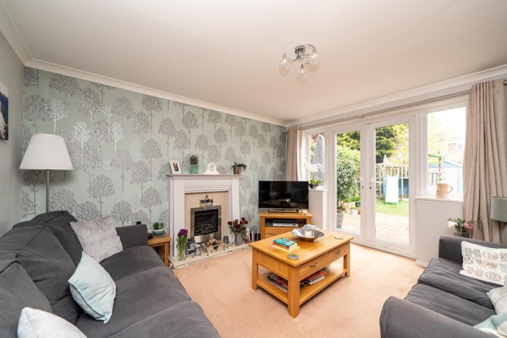 4 bedroom detached house for sale in Elstree Road, Hemel Hempstead