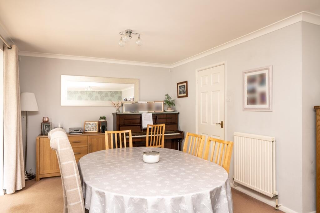 4 bedroom detached house for sale in Elstree Road, Hemel Hempstead, Hertfordshire, HP2 7NE, HP2