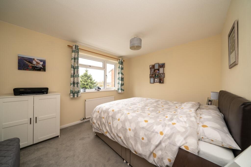 4 bedroom detached house for sale in Elstree Road, Hemel Hempstead