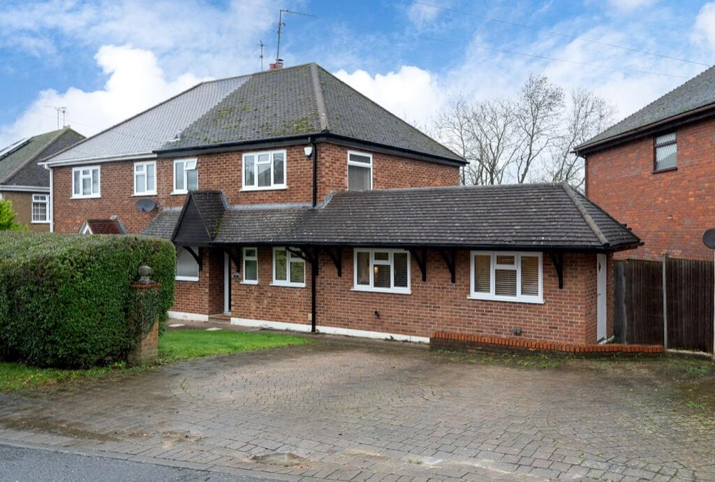 3 bedroom semidetached house for sale in Mountfield Road, Adeyfield