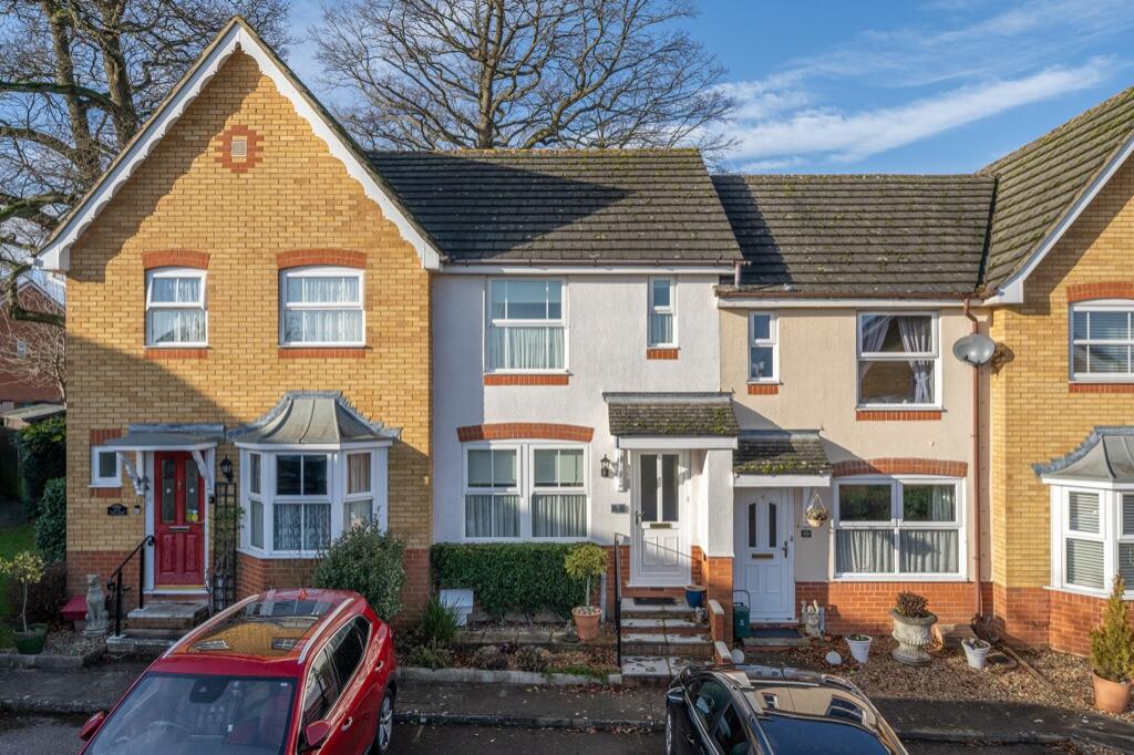 2 bedroom terraced house for sale in Poets Chase, Gadebridge, Hemel