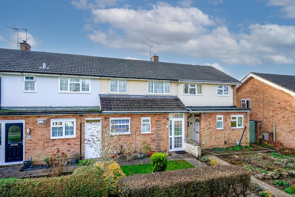 2 bedroom terraced house for sale in Fallowfield Walk, Hemel Hempstead