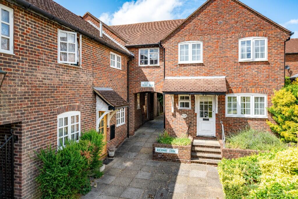 Main image of property: Archway Court, Chapel Street, Old Town, Hemel Hempstead, Hertfordshire, HP2 5DL