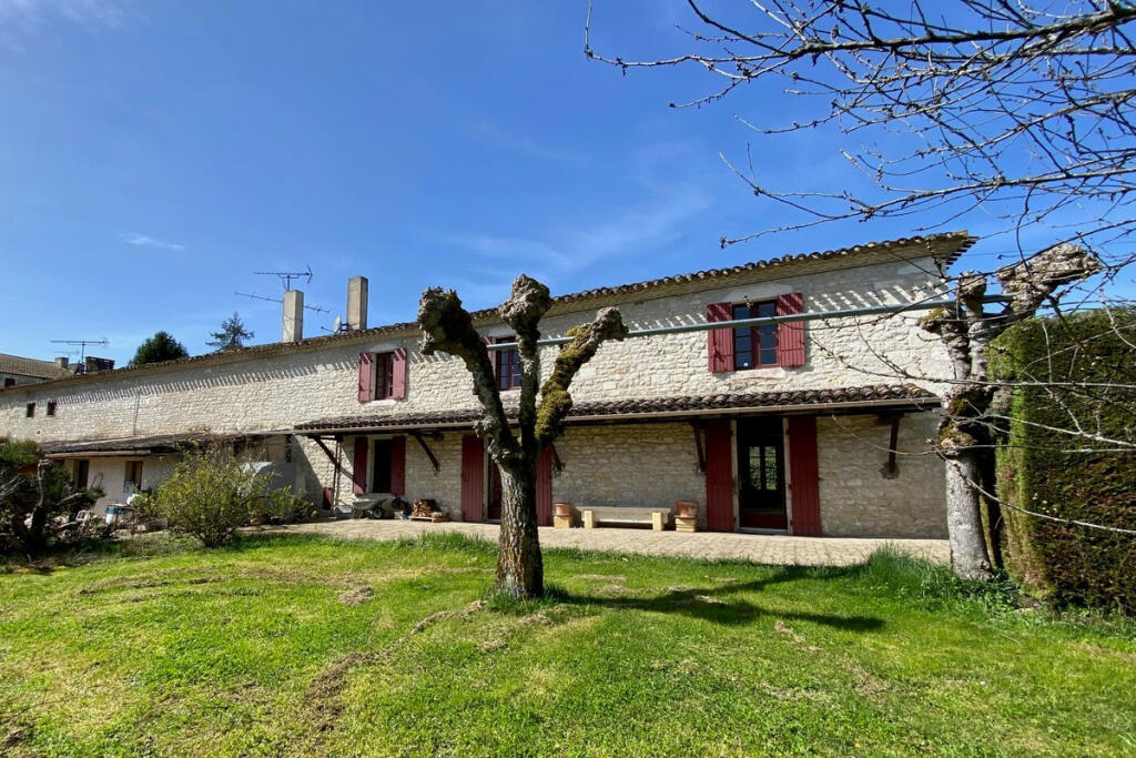 6 bedroom house for sale in Aquitaine, LotetGaronne, Duras, France