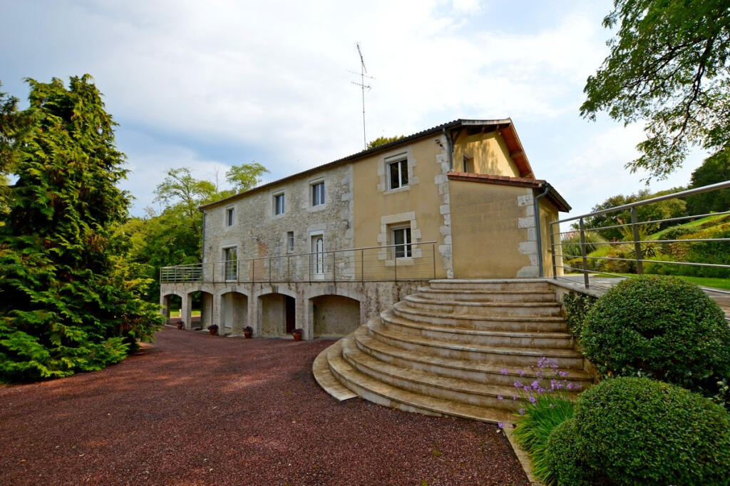 Main image of property: Aquitaine, Lot-et-Garonne, Duras