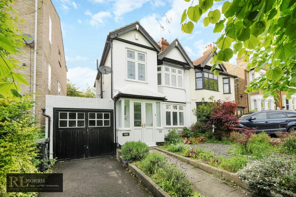 3 bedroom house for sale in Church Hill, Loughton, IG10